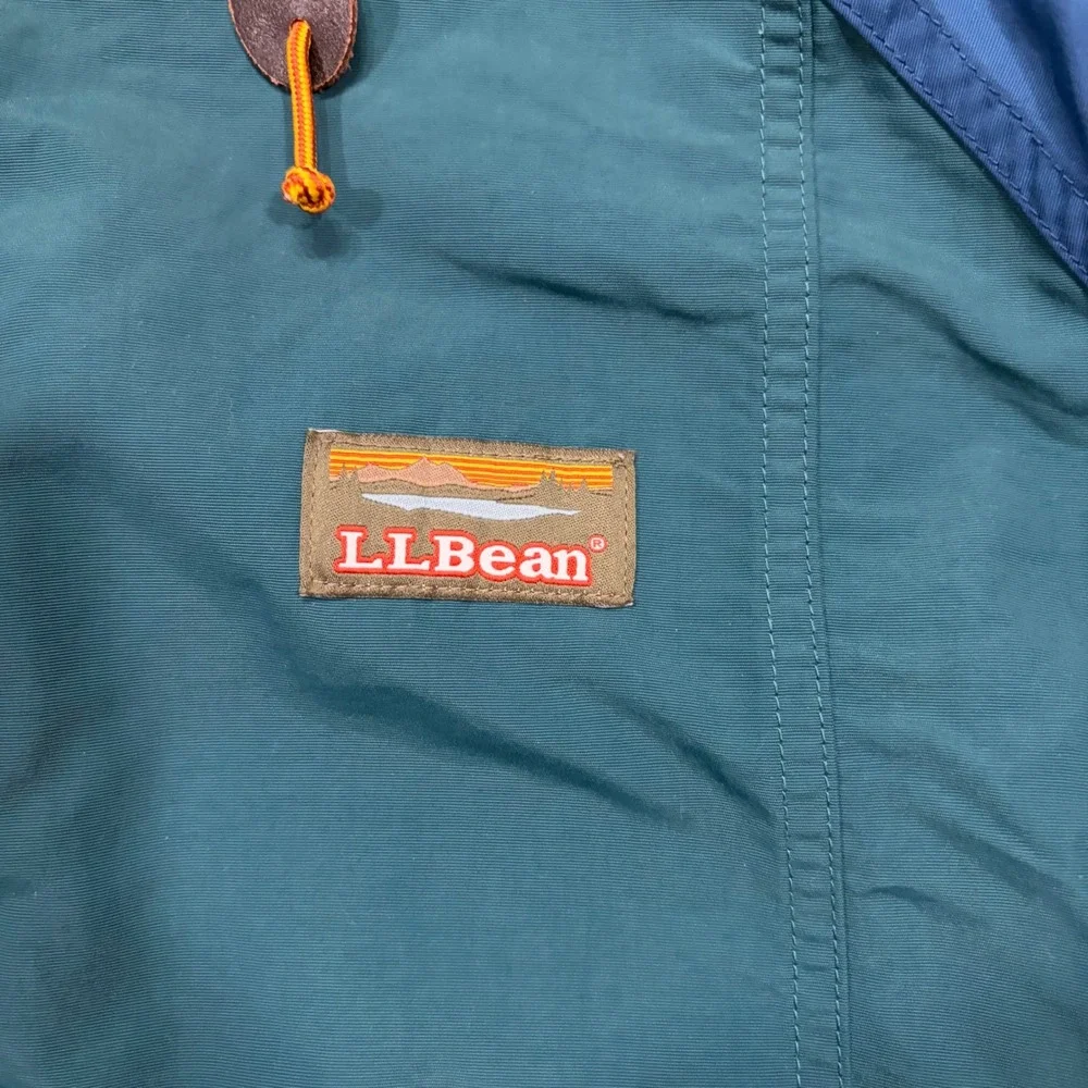 L.L. Bean bean mountain